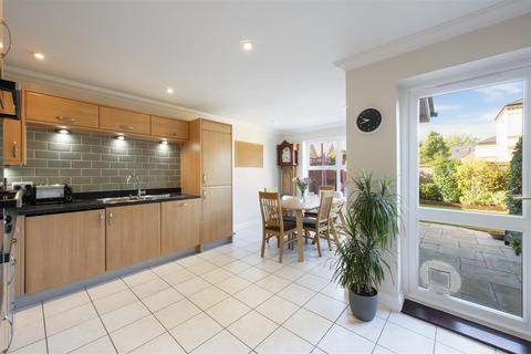 51 Cavendish Walk, Epsom, KT19 8AP