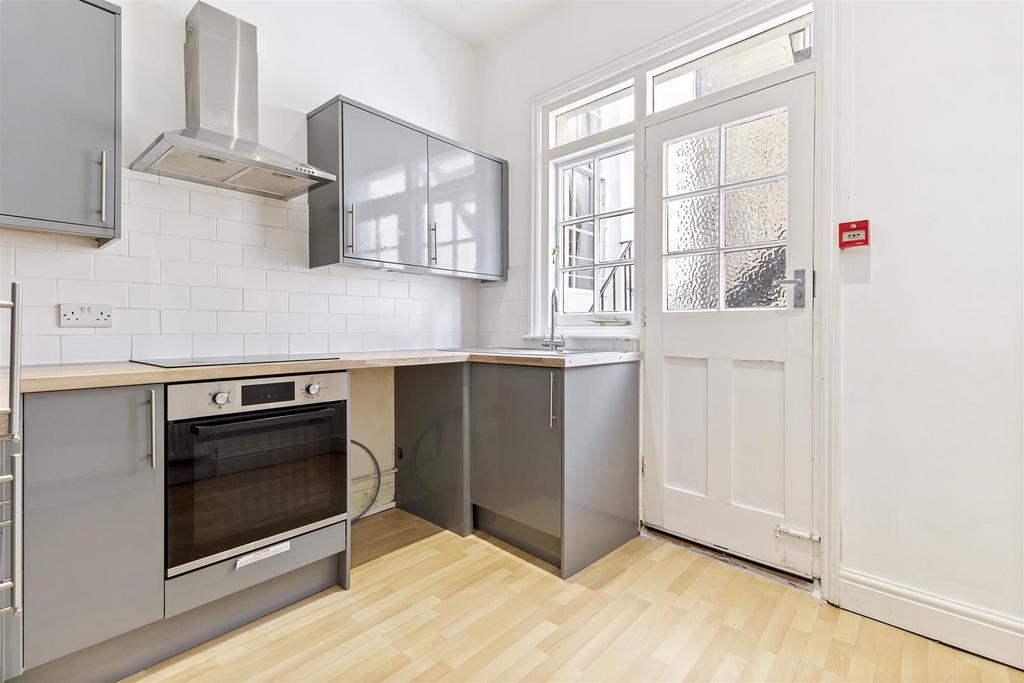 Park Crescent, 11 D-008.jpg