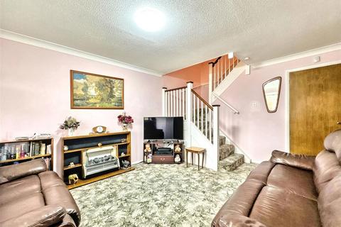 3 bedroom end of terrace house for sale, Blackstone Close, Farnborough