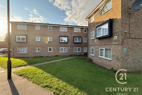 3 bedroom flat for sale, Old Park Mews, HOUNSLOW TW5