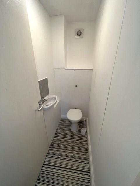 1st Floor Toilet