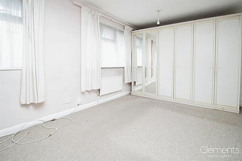 24 Alldicks Road, Hemel Hempstead, HP3 9JJ