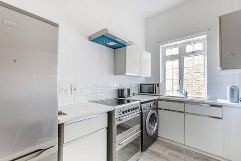 2 bedroom flat to rent, Streatham High Road, Streatham Hill, London, SW16