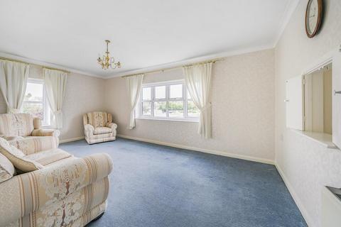 2 bedroom flat for sale, Glebe Way, West Wickham