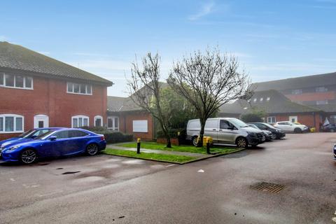 1 bedroom flat to rent, Cambridge Court, Puckeridge