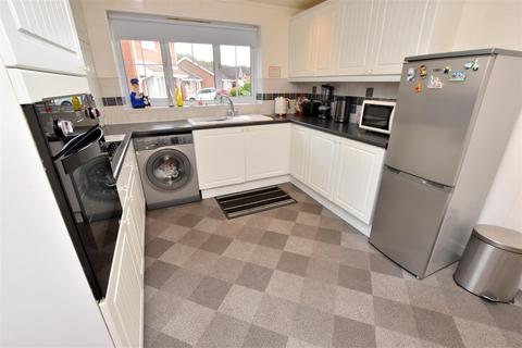 2 bedroom semi-detached bungalow for sale, Barnet Drive, Grimsby DN36