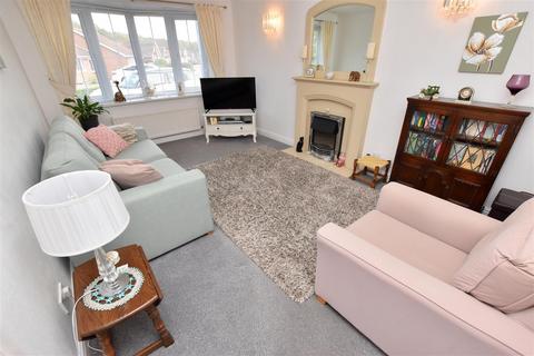 11 Barnet Drive, New Waltham, Grimsby, DN36 4GH