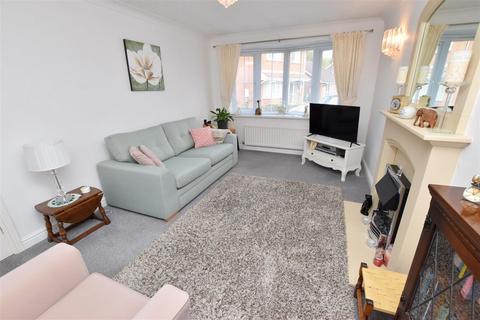 11 Barnet Drive, New Waltham, Grimsby, DN36 4GH