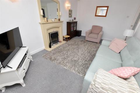 11 Barnet Drive, New Waltham, Grimsby, DN36 4GH