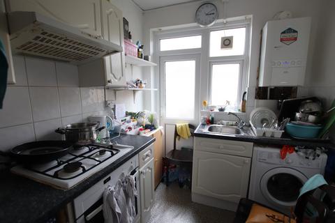 2 bedroom flat for sale, Gillian Street, London SE13