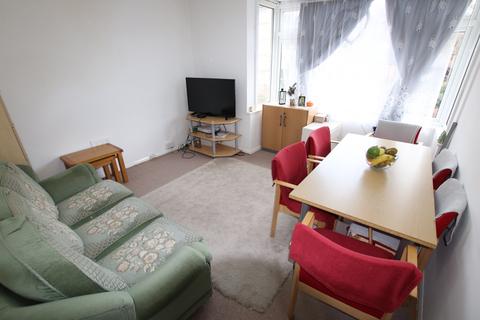 2 bedroom flat for sale, Gillian Street, London SE13