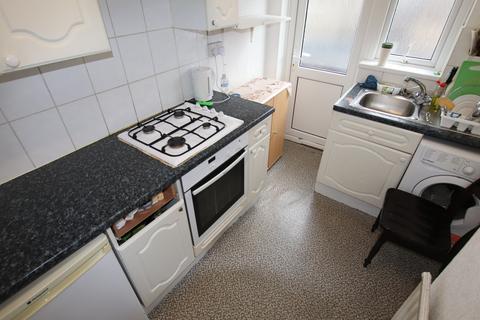 2 bedroom flat for sale, Gillian Street, London SE13