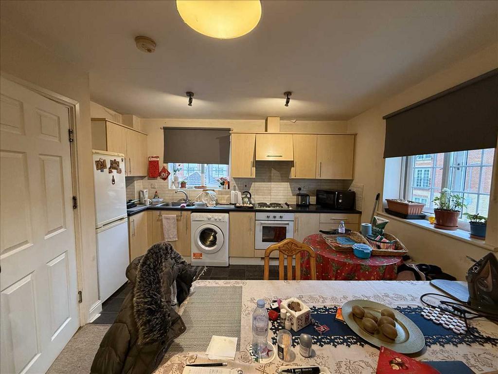 CANNOCK ROAD, CORBY 2 bed apartment for sale £135,000