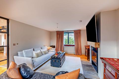 Mulberry House Bracknell Road, Bracknell, RG42 6LD