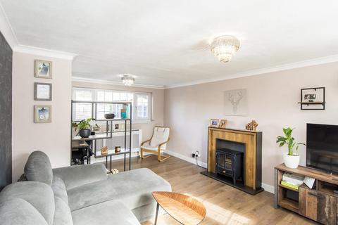 43 Canada Fields, Lutterworth, LE17 4NB