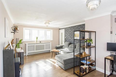 43 Canada Fields, Lutterworth, LE17 4NB