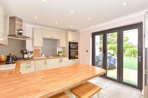 4 bedroom detached house for sale, Millington Drive, Selsey, Chichester, West Sussex