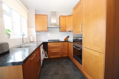 2 bedroom house to rent, Tollgate Hill, Crawley, West Sussex. RH11 9QX