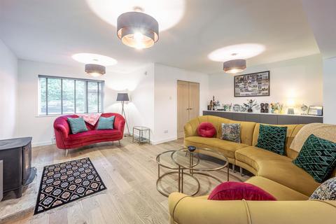 undefined, Summercourt Square, Kingswinford, DY6 9QJ