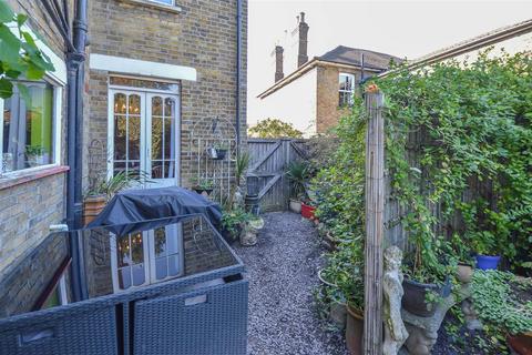 4 bedroom semi-detached house for sale, Ongar Road, Brentwood