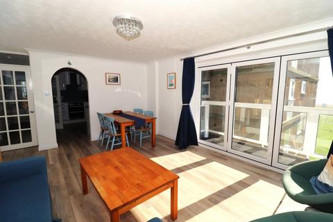 2 bedroom flat for sale, Ashtead Towers, Sutton Place, Bexhill-on-Sea, TN40