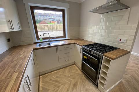 2 bedroom end of terrace house to rent, Strathtay Road, Perth