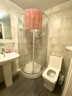 4 bedroom flat to rent, Rialto, Newcastle upon Tyne NE1