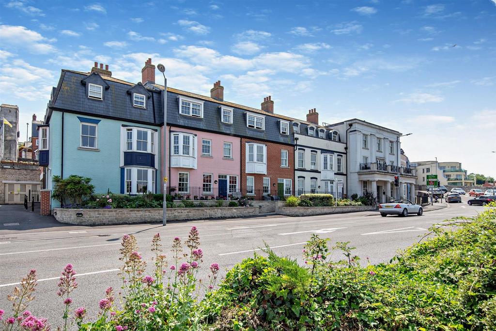 Harbour Lights Court