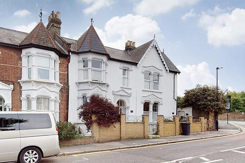 3 bedroom flat to rent, Oakfield Road, Finsbury Park