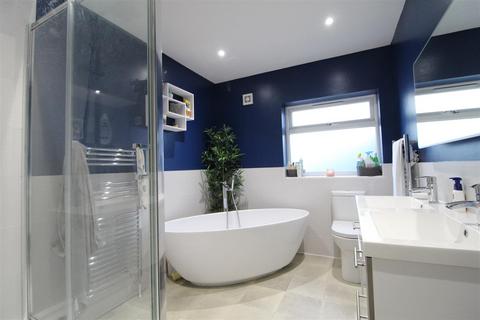 13 Cliff View Road, Cliffsend, Ramsgate, CT12 5ED