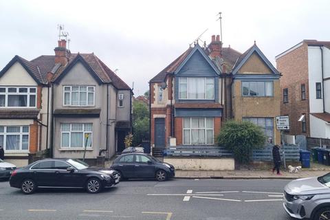 Studio to rent, East Barnet Road, Station Road To Brookhill Road