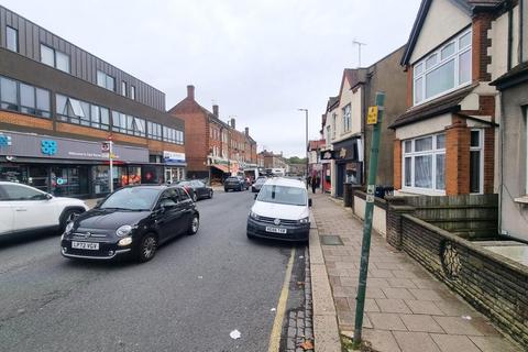 Studio to rent, East Barnet Road, Station Road To Brookhill Road