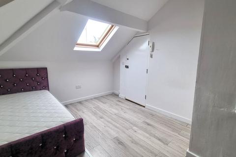 Studio to rent, East Barnet Road, Station Road To Brookhill Road