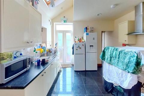 4 bedroom end of terrace house for sale, Milner Road, Birmingham, B29