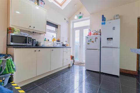 4 bedroom end of terrace house for sale, Milner Road, Birmingham, B29