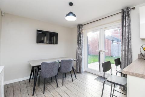 4 bedroom detached house for sale, Ruby Street, Wakefield WF1