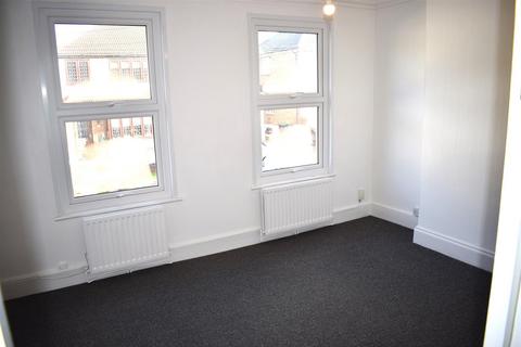 1 bedroom flat to rent, Smeaton Road, Chigwell