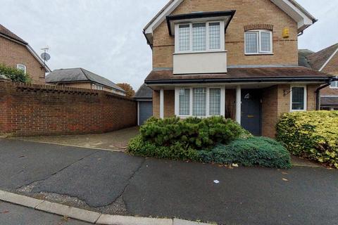 3 bedroom detached house for sale, Grovewood place, Woodford Green IG8