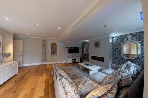 3 bedroom detached house for sale, Grovewood place, Woodford Green IG8