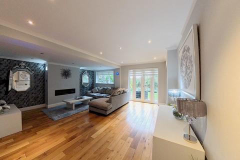 3 bedroom detached house for sale, Grovewood place, Woodford Green IG8