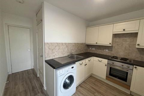 2 bedroom flat to rent, Arbroath Road, Dundee,