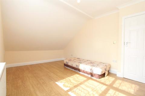 1 bedroom in a house share to rent, Norton Road, Wembley - HA0