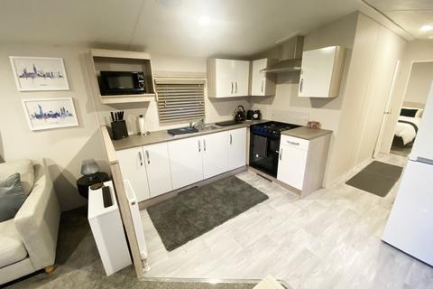 2 bedroom lodge for sale, Street Lane, Bubwith, Goole, DN14