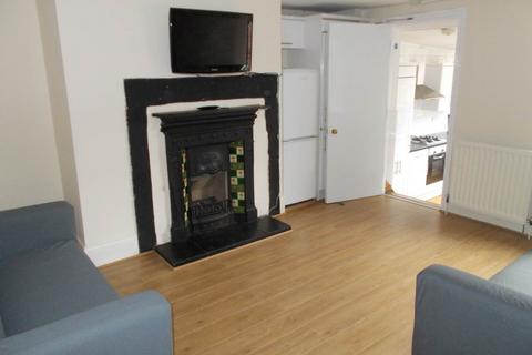 6 bedroom maisonette to rent, Dinsdale Road, Newcastle upon Tyne NE2