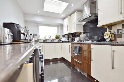 9 Worthing Close, London, E15 3JQ