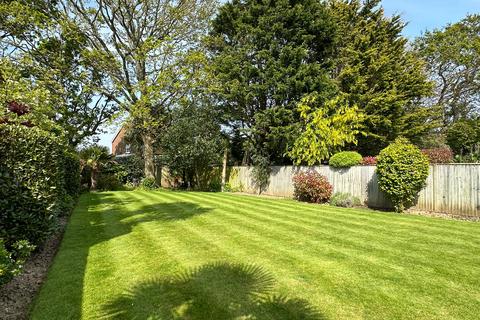 4 bedroom detached house for sale, Kingsway, Craigweil Private Estate, Bognor Regis, West Sussex PO21