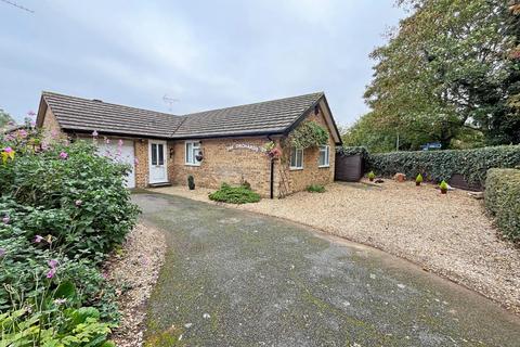 3 bedroom bungalow for sale, The Orchards, Peterborough PE2