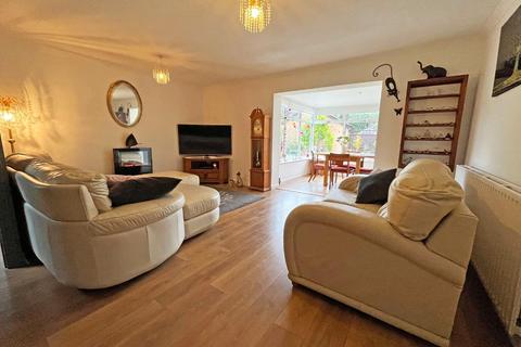 3 bedroom bungalow for sale, The Orchards, Peterborough PE2