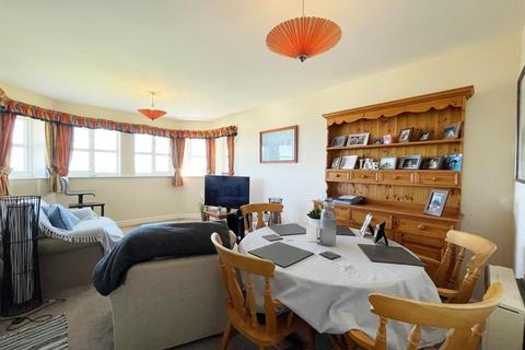 2 bedroom flat for sale, Green Howards Drive, Scarborough YO12