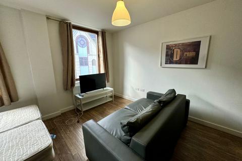 Studio to rent, Moorfields, Liverpool L2